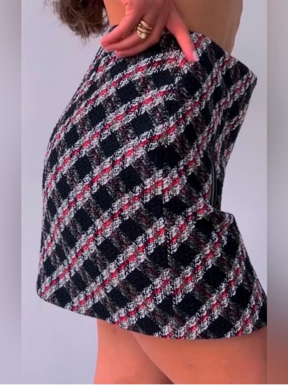 Zara NWT Tweed Plaid Mini Skirt Zip Pocket Black White Red Medium